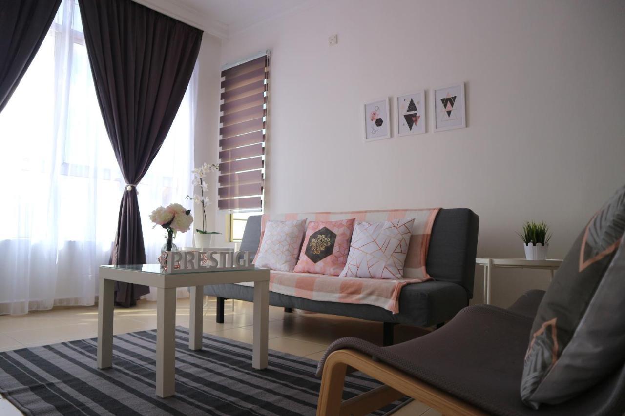 Prestige Pelangi Riverside'S Home Kota Bharu Kültér fotó